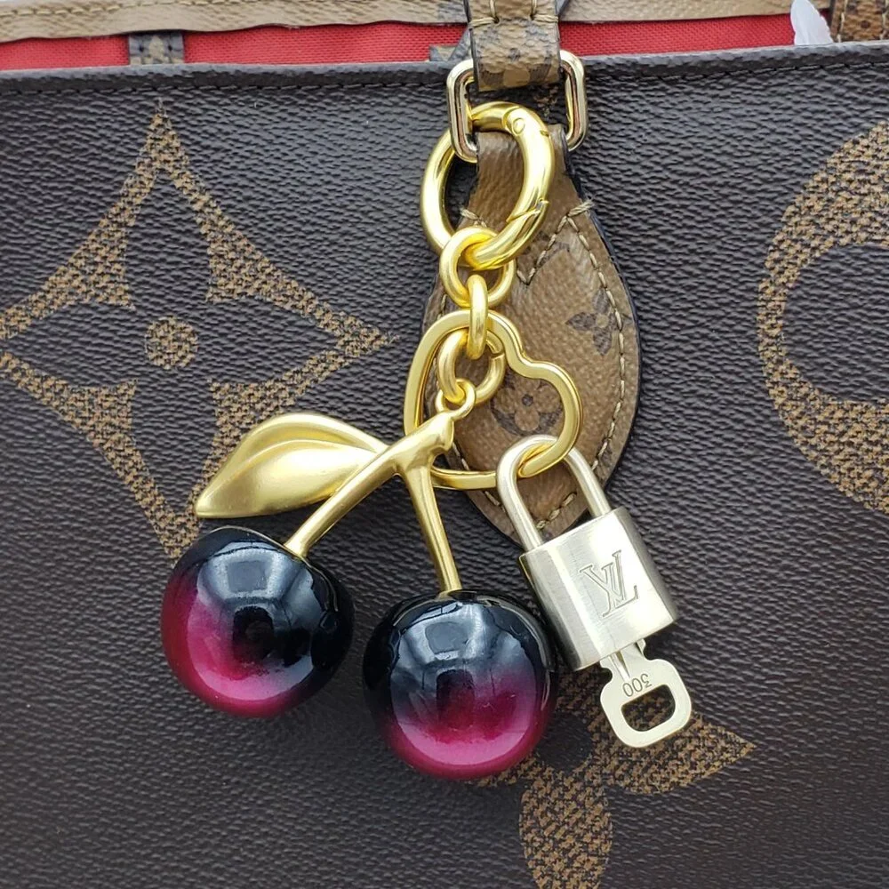 Louis Vuitton Gold Padlock 🔒 Key Set Authentic LV w/ Unbranded Apple Keychain